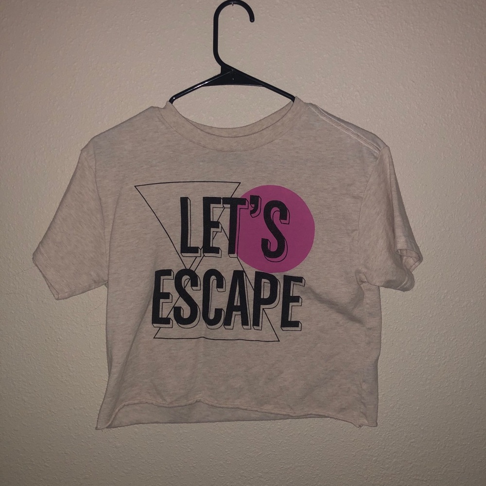 LETS ESCAPE crop top